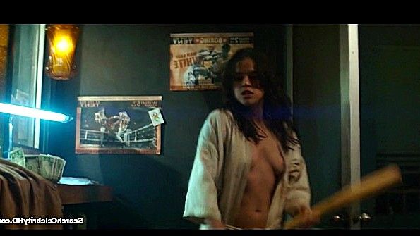 Привлекательная Michelle Rodriguez в сексуальных сценах
