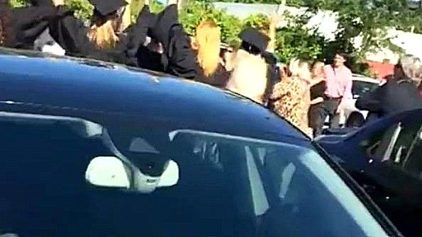 Отсосала и поебалась прямо в машине с бойфрендом