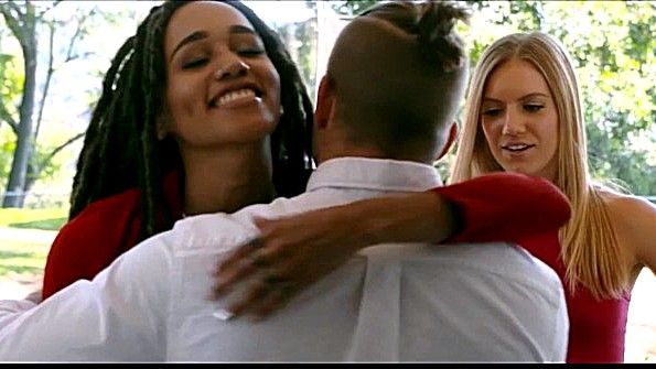 Похотливая негритянка готова поебаться с парнем