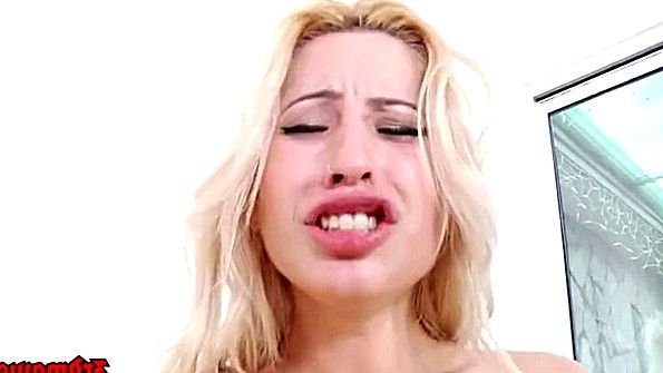 Развратницы громко стонут в порно подборке