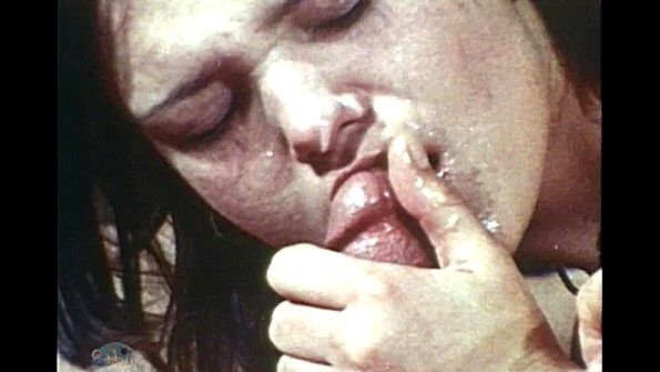 Деваха пришла к мужику сделать минет и поебаться