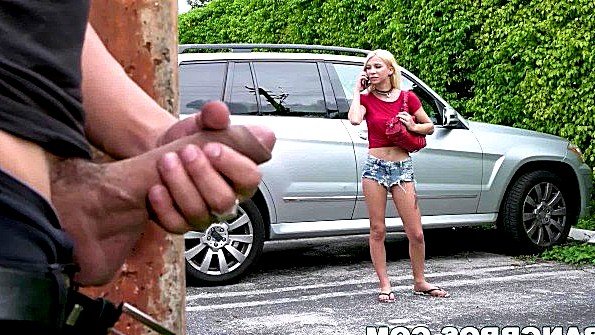 Набросился на девку на парковке и заставил поебаться