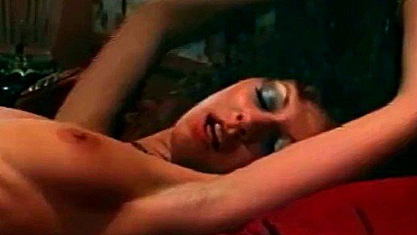 Вышел из душа и отправился трахать связанную бабу