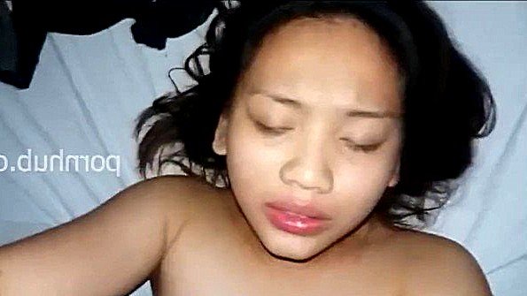 Тайская любительница отдается в классической позе