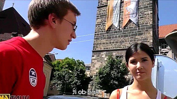 Пацан продолжал трах с его подругой за деньги