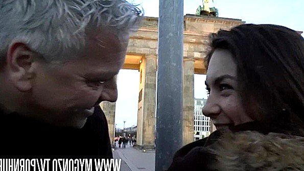 Немецкая сучка ебется с мужиком на камеру друга