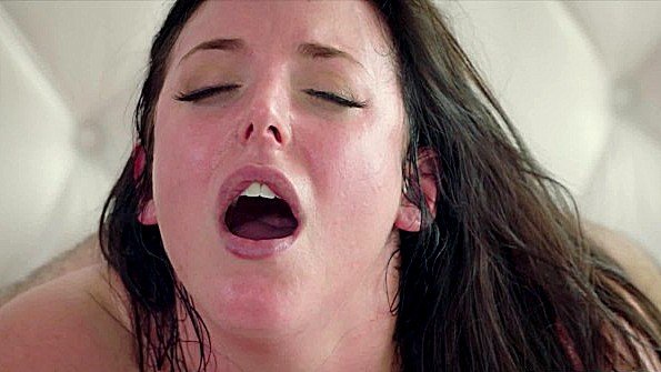 Встретила мужа с работы в белье и стала ебаться