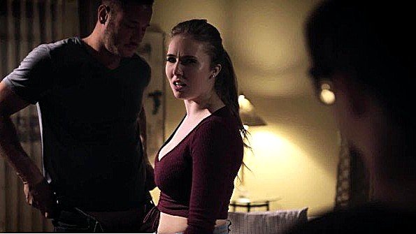 Подчиненная помогает начальнице ебаться с мужем