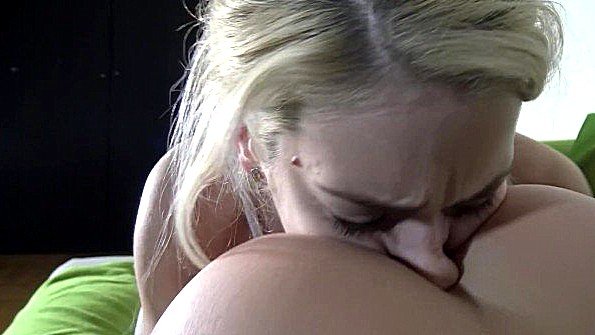 Вылизывают анус и надеются кончить от таких ласк