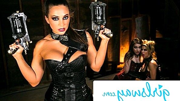 Три крутых сучки займутся откровенным развратом