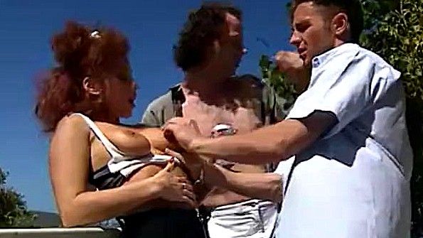 Осталась с любовником и стала отдаваться в задницу