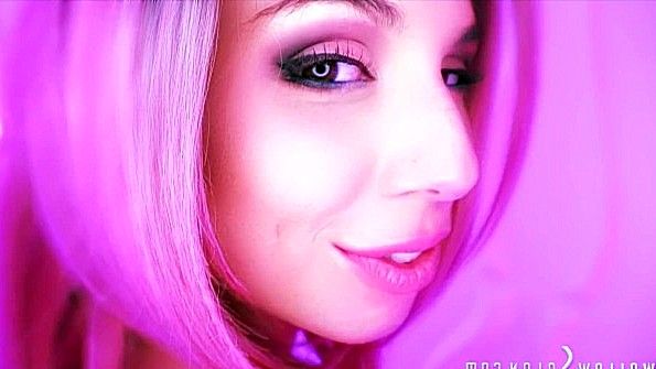 Горячие девицы хотят отсасывать члены в сборке