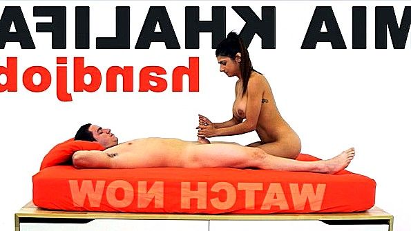 Арабская массажистка дрочит хуй мужику до спермы