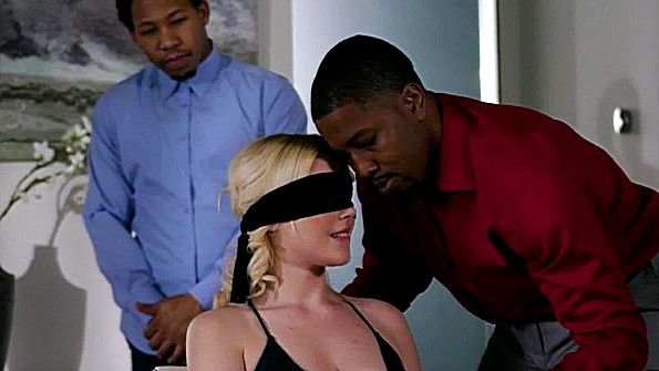 Муж порадовал жену чернокожим любовником