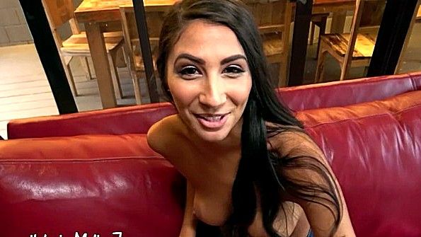 Стриптиз от сестры закончился крутым трахом с братом