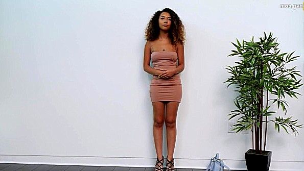 Молодой негритянке устроили развратный трах на кастинге