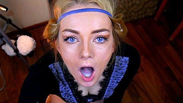 Долго сосет хуй бойфренду и хочет проглотить семя