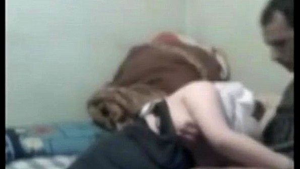 Мусульманка оседлала хуй мужика и скачет на нем