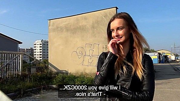 Задрала роскошную юбку и стала трахаться с чуваком