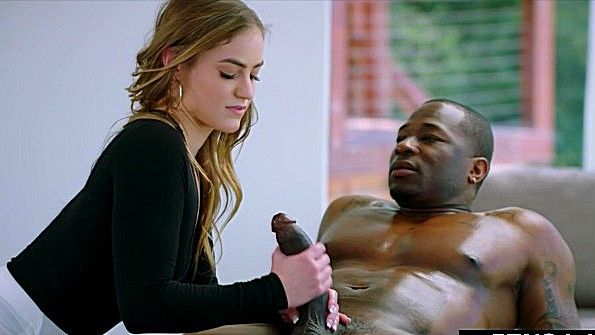 Деваха не устояла перед огромным членом негра