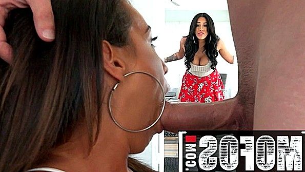 Развратные кокетки готовы порадовать чувака трахом