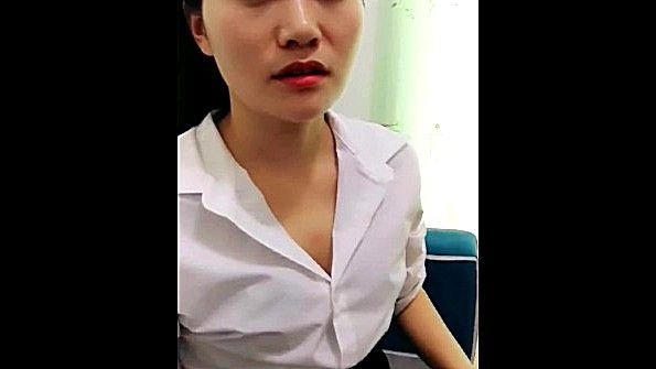 Японку заставили снять трусики и поебаться горячо