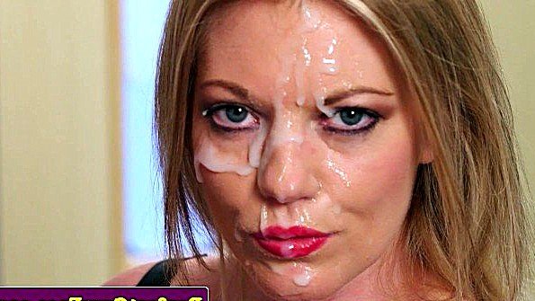 Сняла халатик и отсосала пациенту до спермы