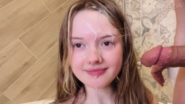 Грубо ебу свою юную подругу в очень тугое очко