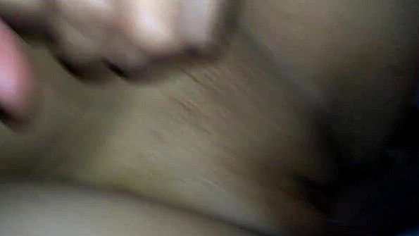 Голая пизда барышни получает долбежку членом