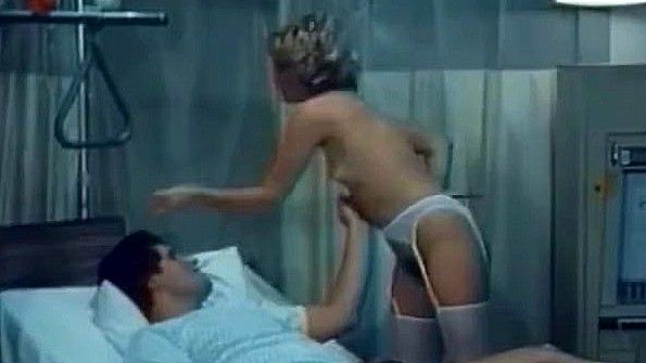 Медсестра не устояла перед пациентом и стала трахаться