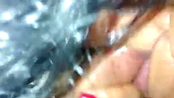 Развратные мулатки набросились на хуй ртами